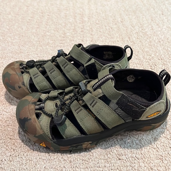 Kids' Keen Newport H2 Camo Sandals - size 4 - Picture 2 of 7